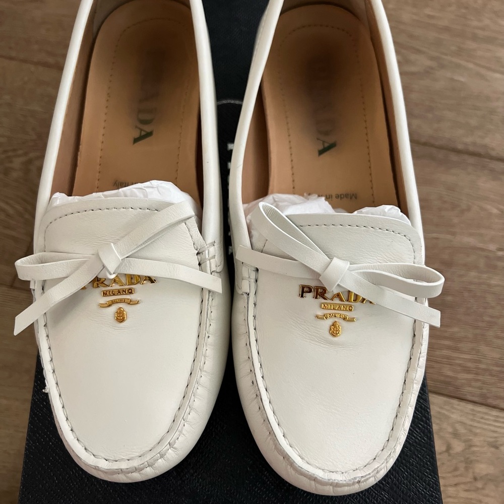 PRADA WHITE LEATHER BOW LOAFERS - Picture 10 of 10